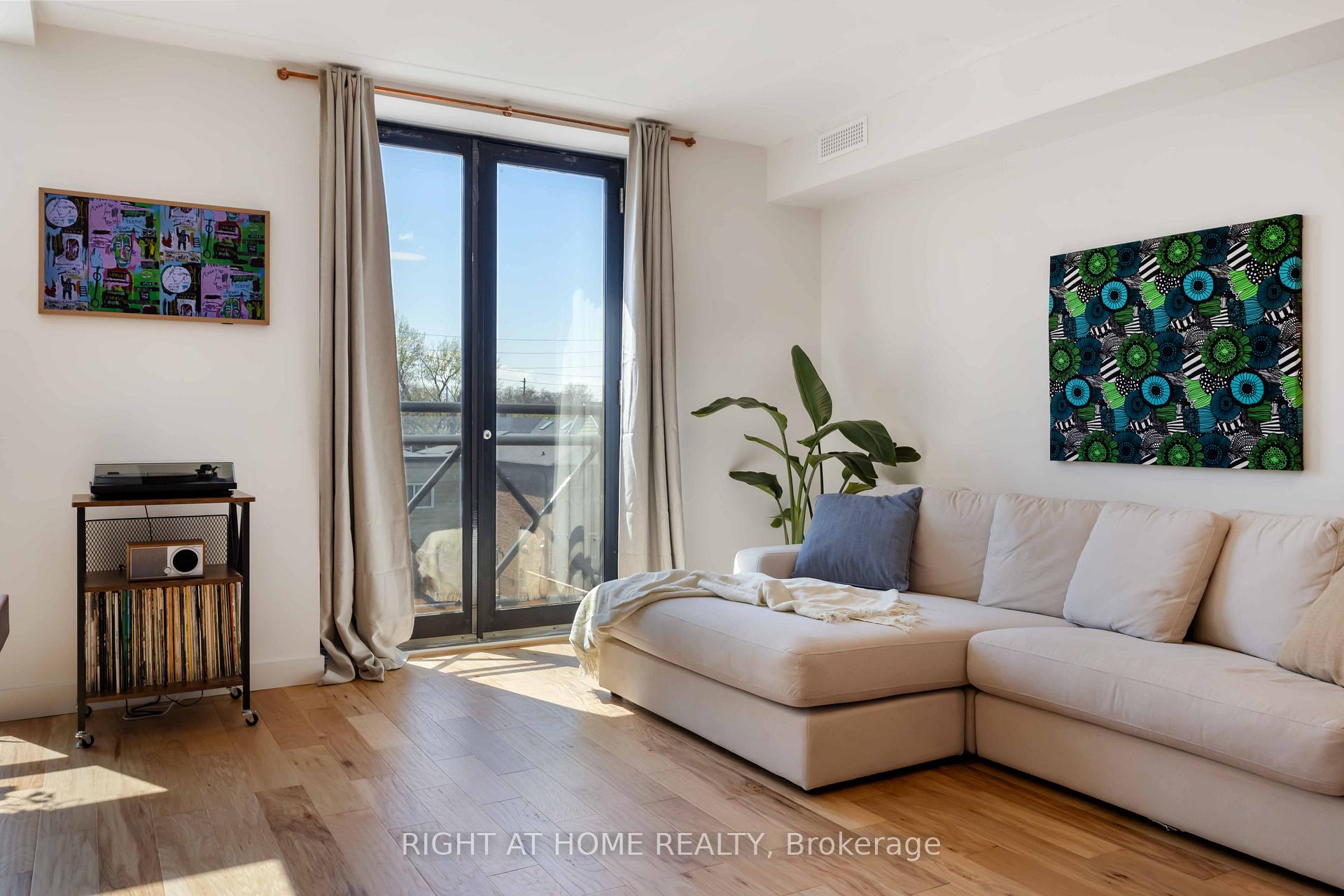 Photo 8 of Unit 202, 214 Main Street, Toronto, East End-Danforth — HOMEH