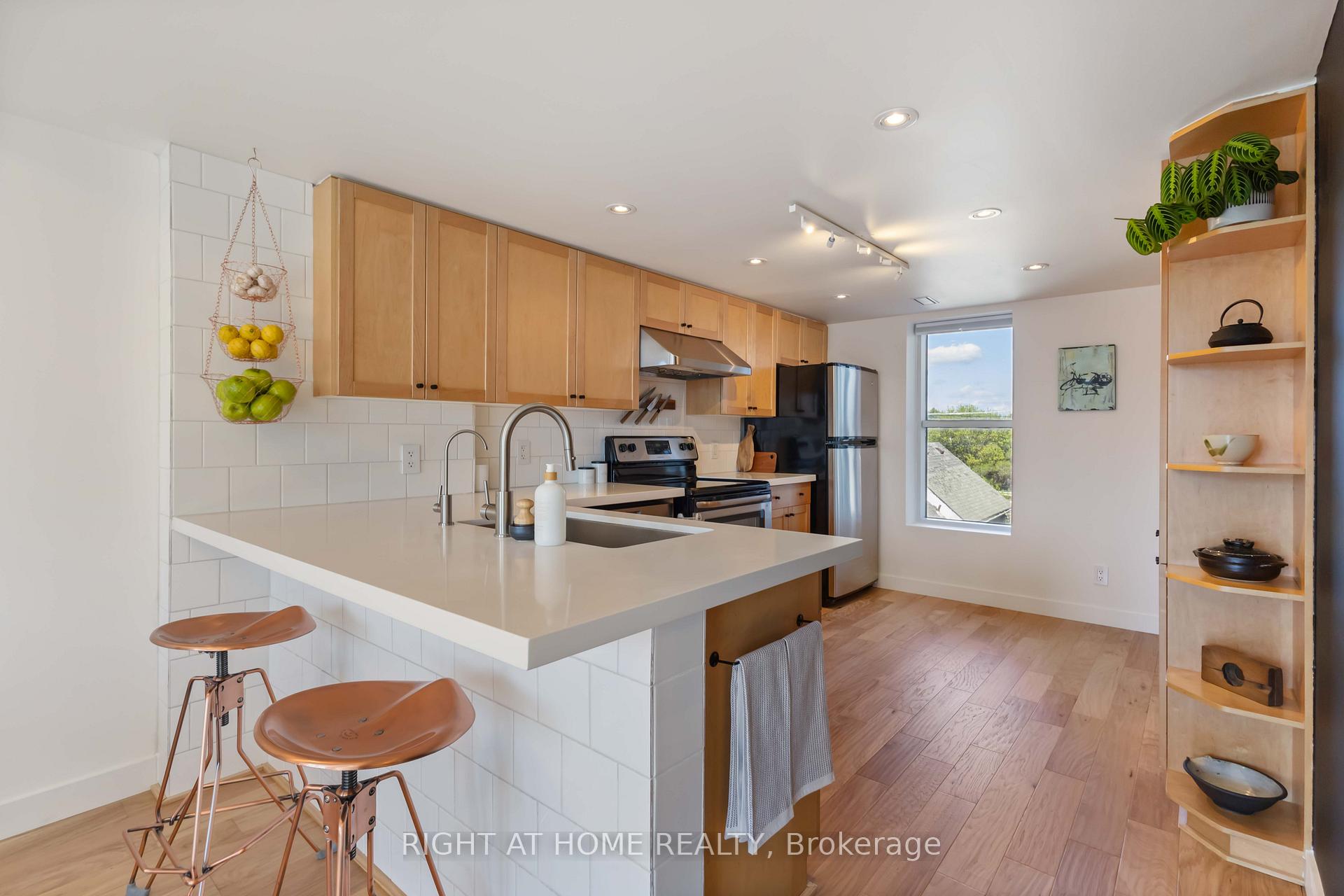 Photo 14 of Unit 202, 214 Main Street, Toronto, East End-Danforth — HOMEH