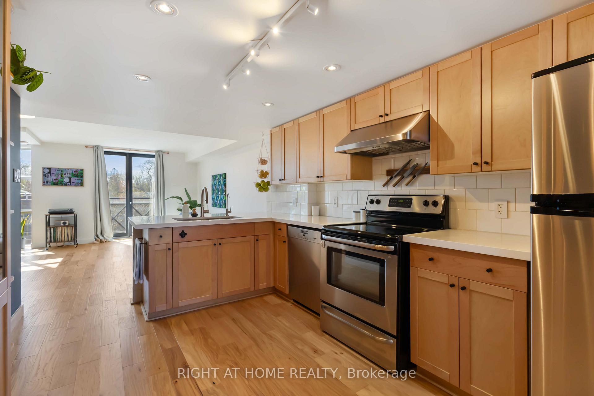 Photo 16 of Unit 202, 214 Main Street, Toronto, East End-Danforth — HOMEH