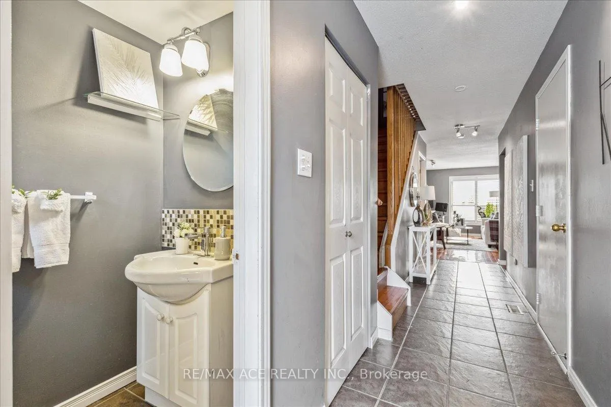 Photo 7 of Unit 8, 1330 Trowbridge Drive, Oshawa, Centennial — HOMEH