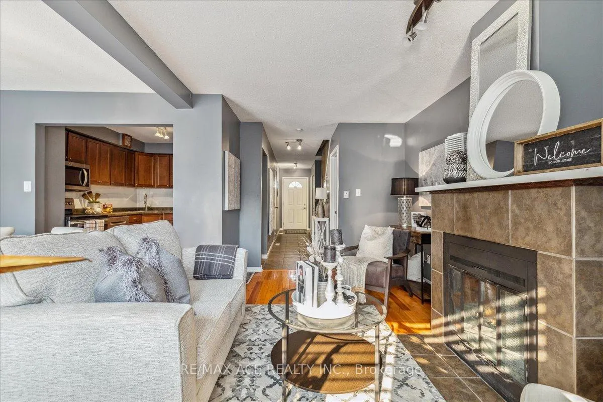 Photo 11 of Unit 8, 1330 Trowbridge Drive, Oshawa, Centennial — HOMEH