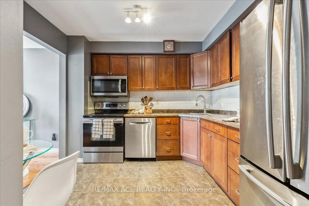 Photo 16 of Unit 8, 1330 Trowbridge Drive, Oshawa, Centennial — HOMEH