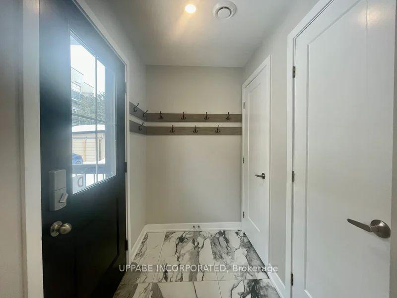 Photo 2 of Unit D, 681 Edison Avenue, Ottawa, Laurentianview — HOMEH
