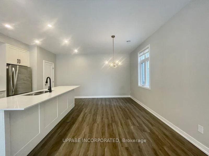 Photo 5 of Unit D, 681 Edison Avenue, Ottawa, Laurentianview — HOMEH