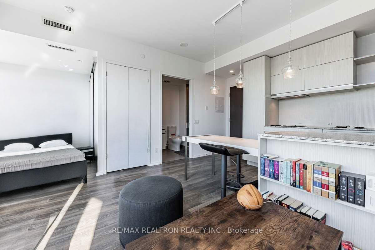 Photo 13 of Unit 5313, 197 Yonge Street, Toronto, Church-Yonge Corridor — HOMEH