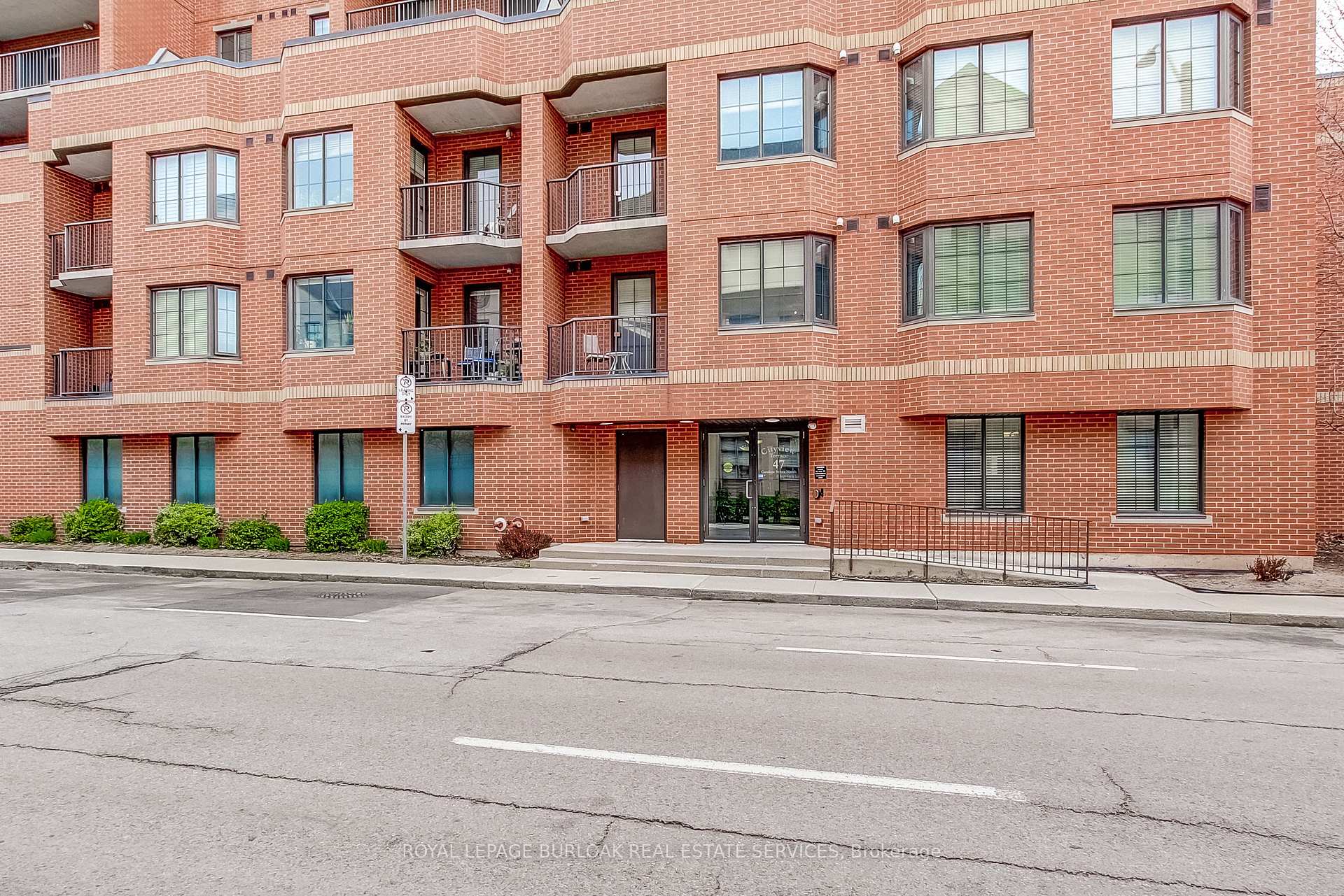 Photo 4 of Unit 404, 47 Caroline Street N, Hamilton, Central — HOMEH