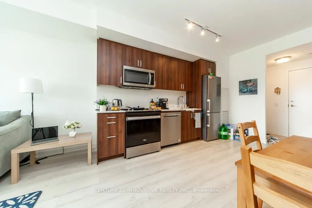 Photo 2 of Unit 221, 681 Yonge Street, Barrie, Painswick South — HOMEH