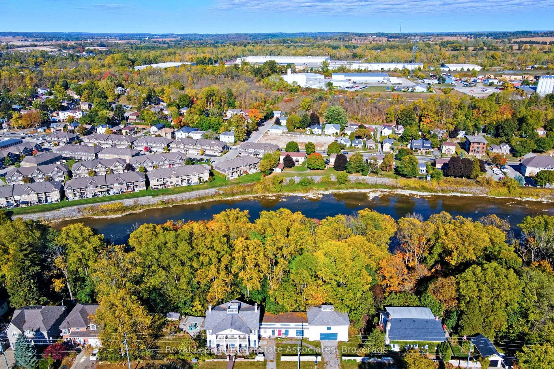 Photo 1 of 52 Grand River Street S, Brant, Paris — HOMEH