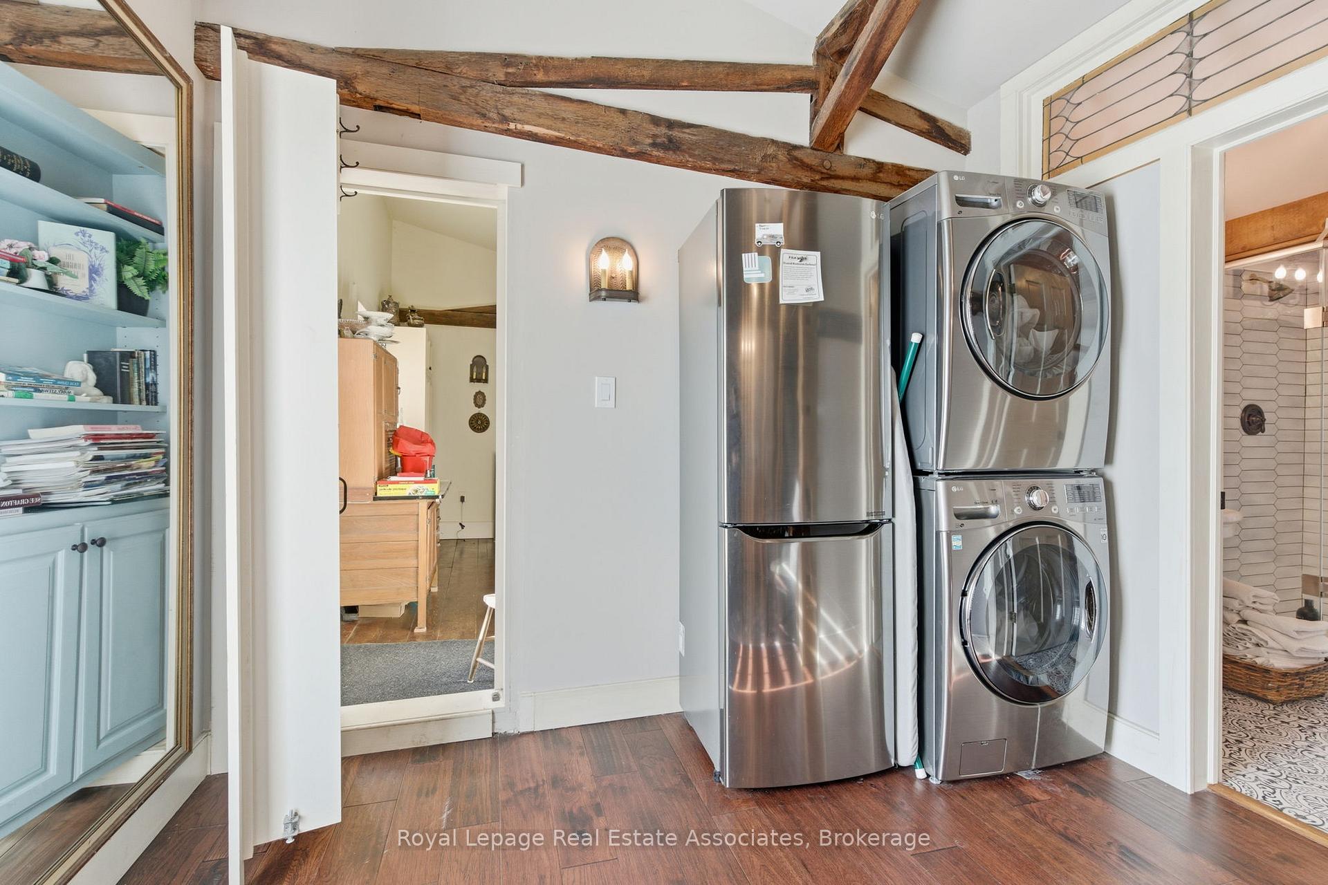 Photo 29 of 52 Grand River Street S, Brant, Paris — HOMEH