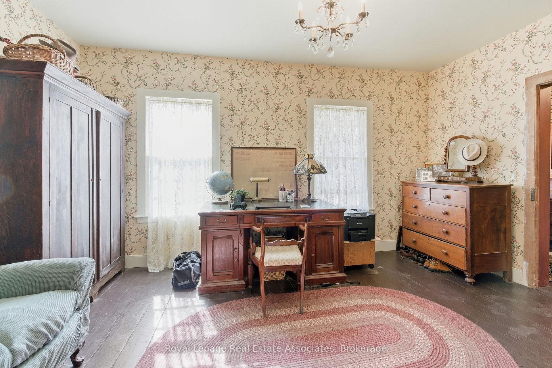 Photo 34 of 52 Grand River Street S, Brant, Paris — HOMEH