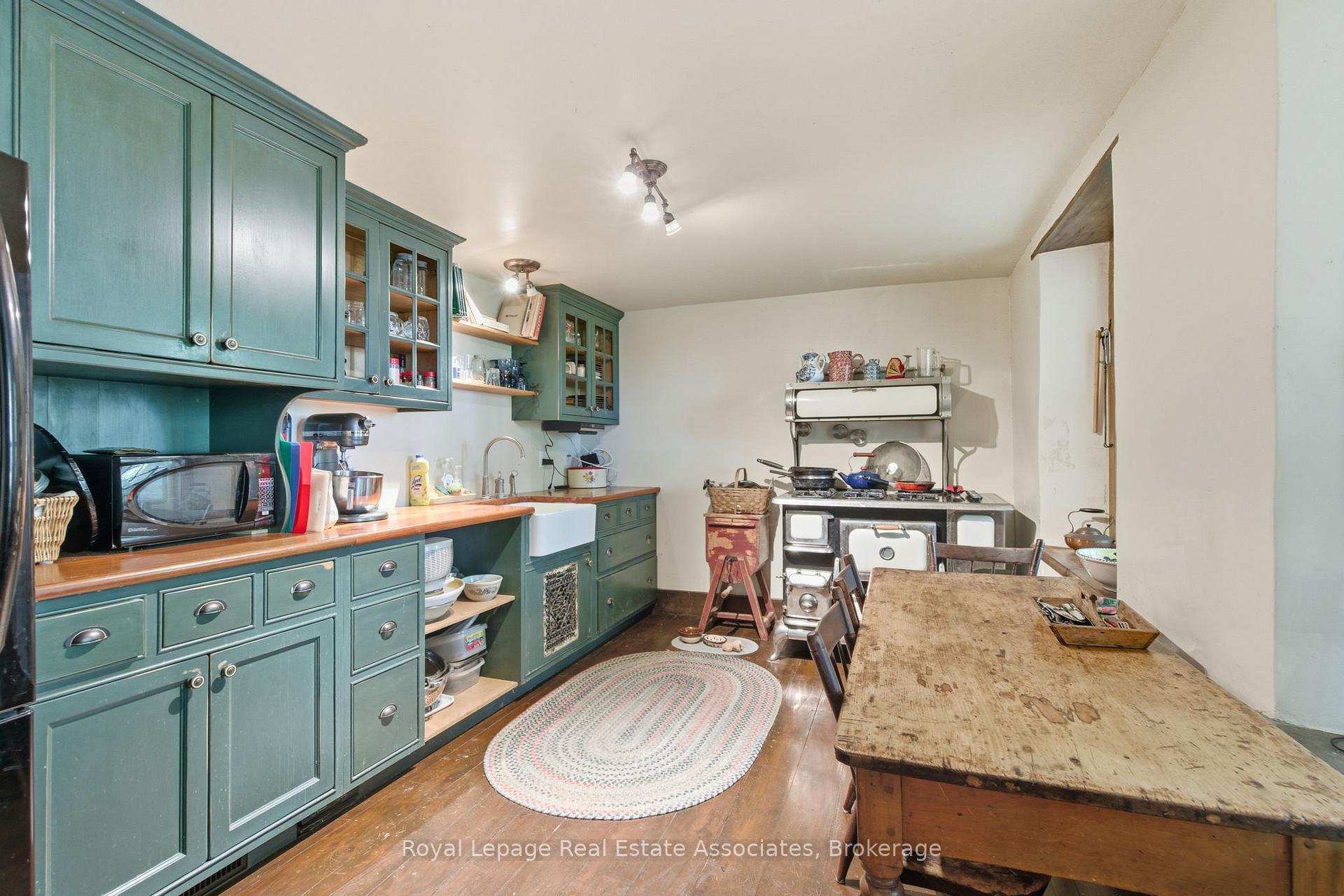Photo 41 of 52 Grand River Street S, Brant, Paris — HOMEH
