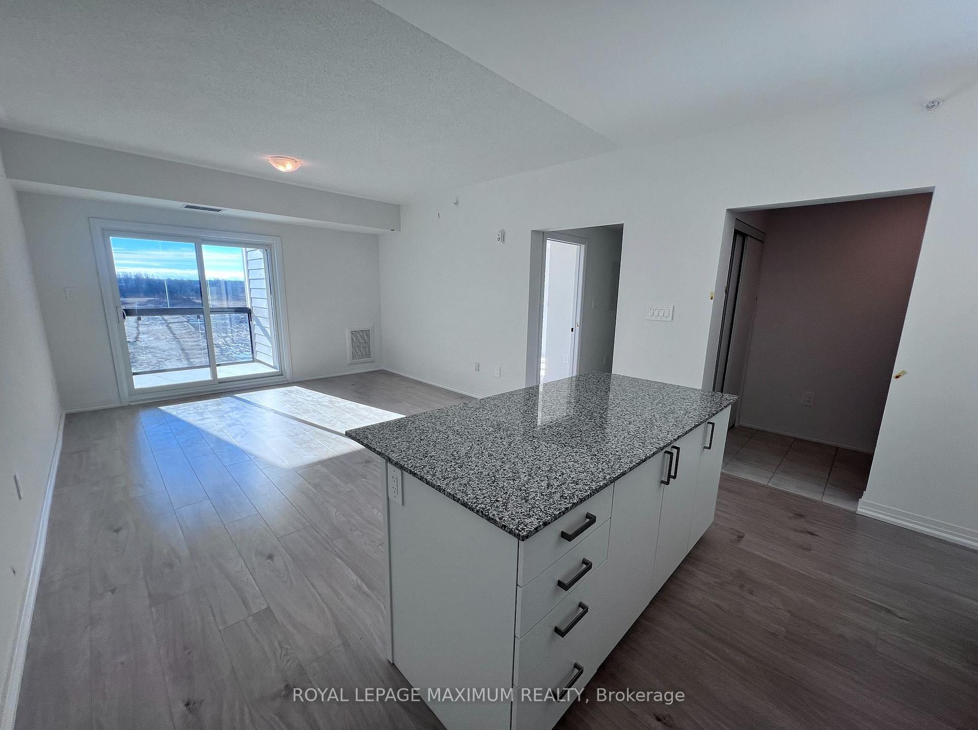 Photo 11 of Unit 604, 15 Kneeshaw Drive, Barrie, Rural Barrie Southeast — HOMEH