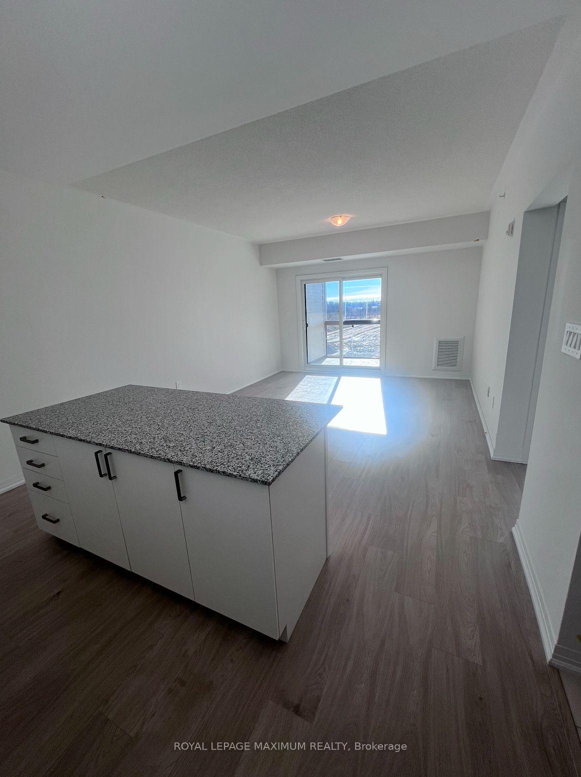 Photo 12 of Unit 604, 15 Kneeshaw Drive, Barrie, Rural Barrie Southeast — HOMEH