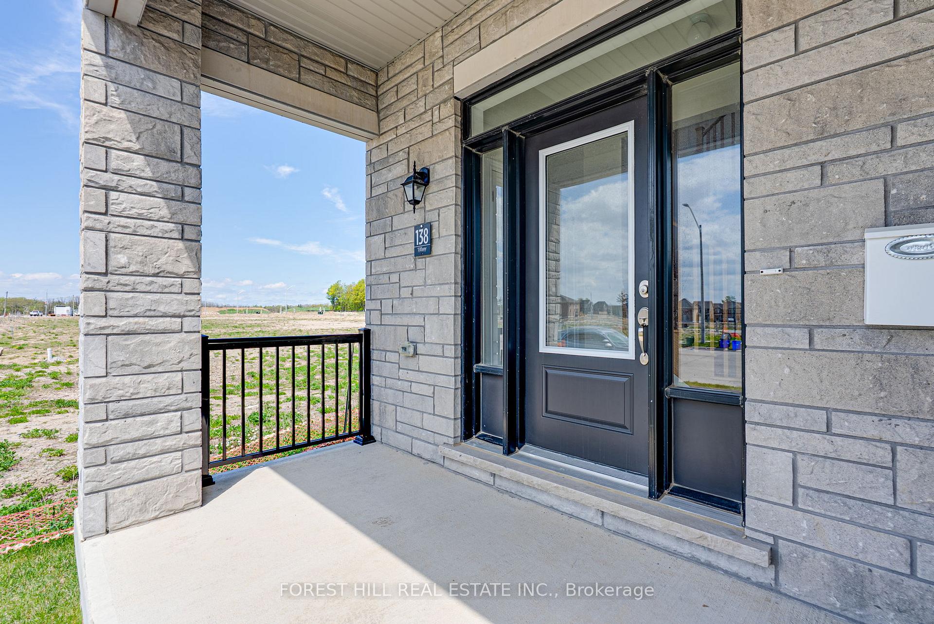 Photo 2 of 138 Terry Fox Drive, Barrie, Rural Barrie Southeast — HOMEH