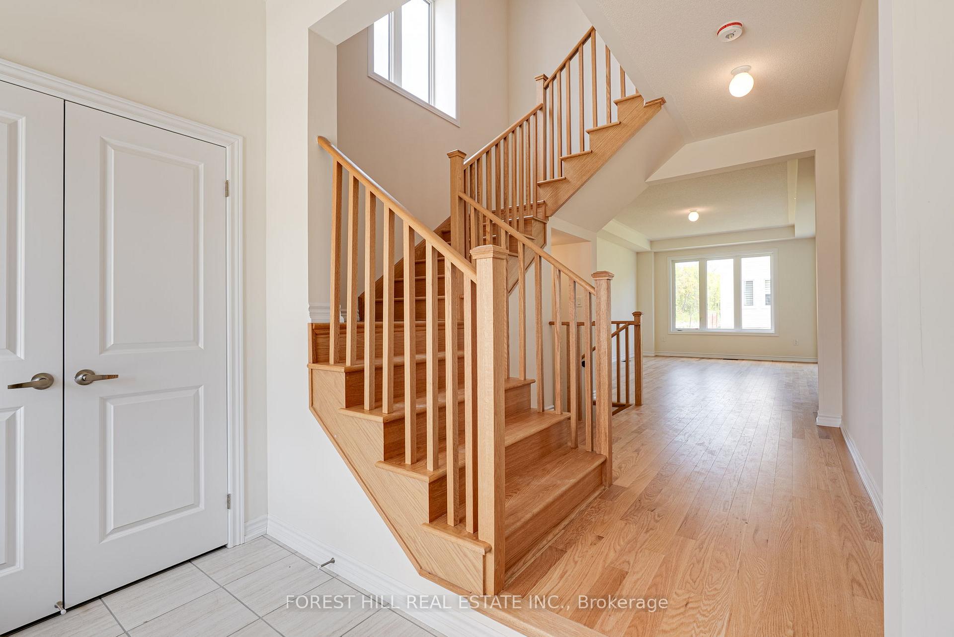 Photo 6 of 138 Terry Fox Drive, Barrie, Rural Barrie Southeast — HOMEH
