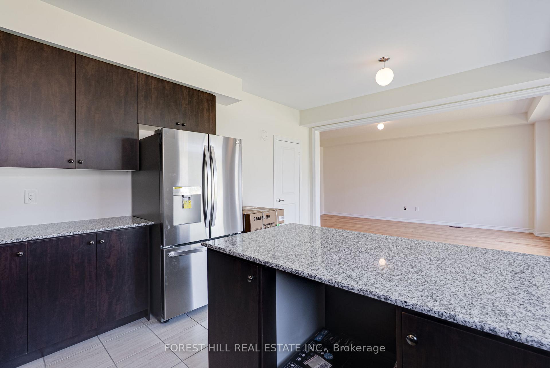Photo 16 of 138 Terry Fox Drive, Barrie, Rural Barrie Southeast — HOMEH