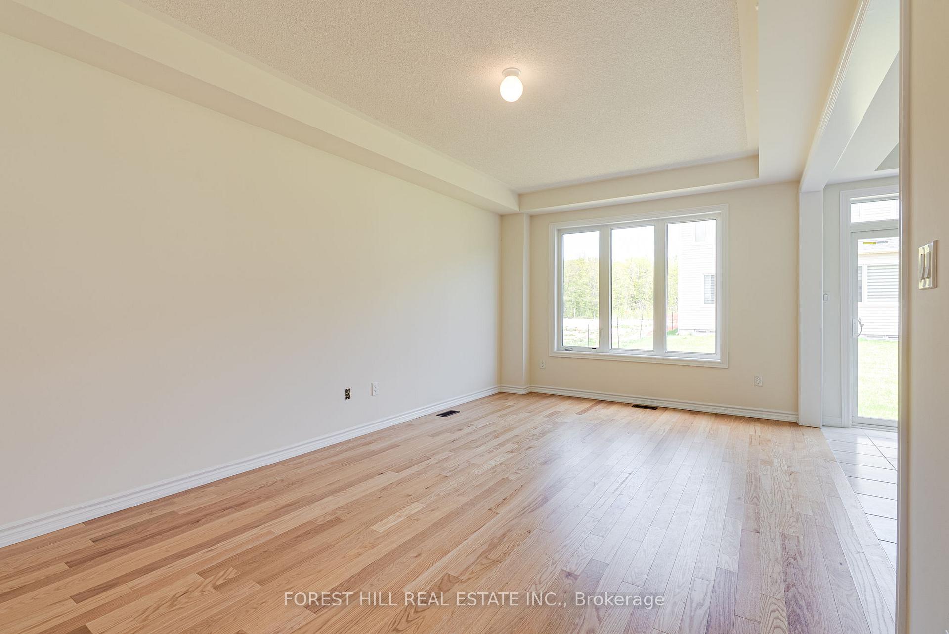 Photo 17 of 138 Terry Fox Drive, Barrie, Rural Barrie Southeast — HOMEH
