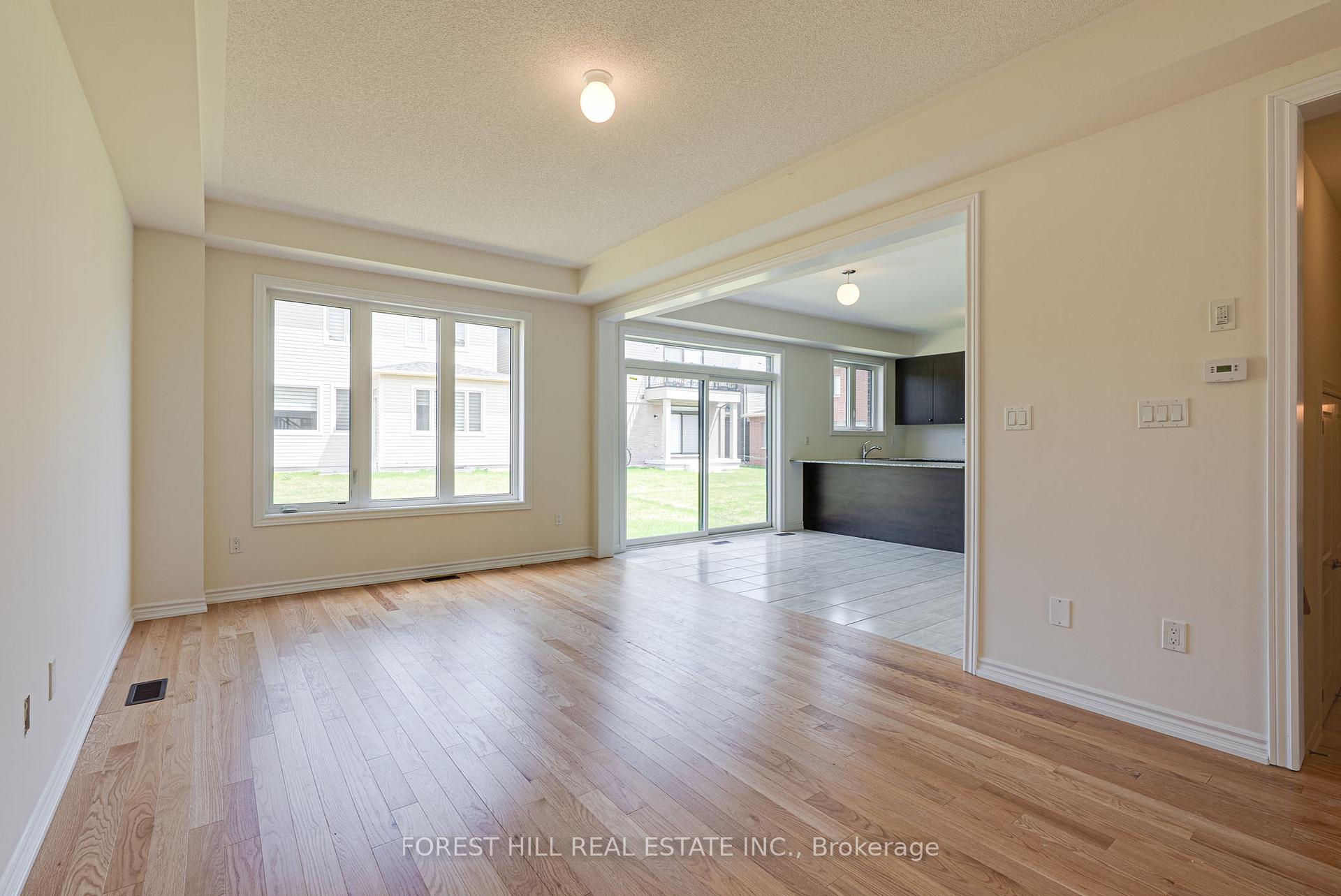 Photo 18 of 138 Terry Fox Drive, Barrie, Rural Barrie Southeast — HOMEH