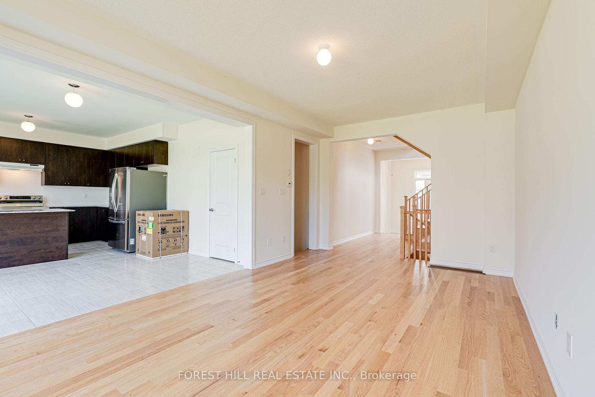 Photo 19 of 138 Terry Fox Drive, Barrie, Rural Barrie Southeast — HOMEH