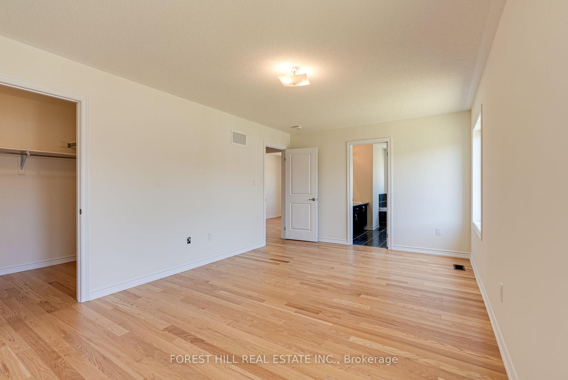 Photo 22 of 138 Terry Fox Drive, Barrie, Rural Barrie Southeast — HOMEH