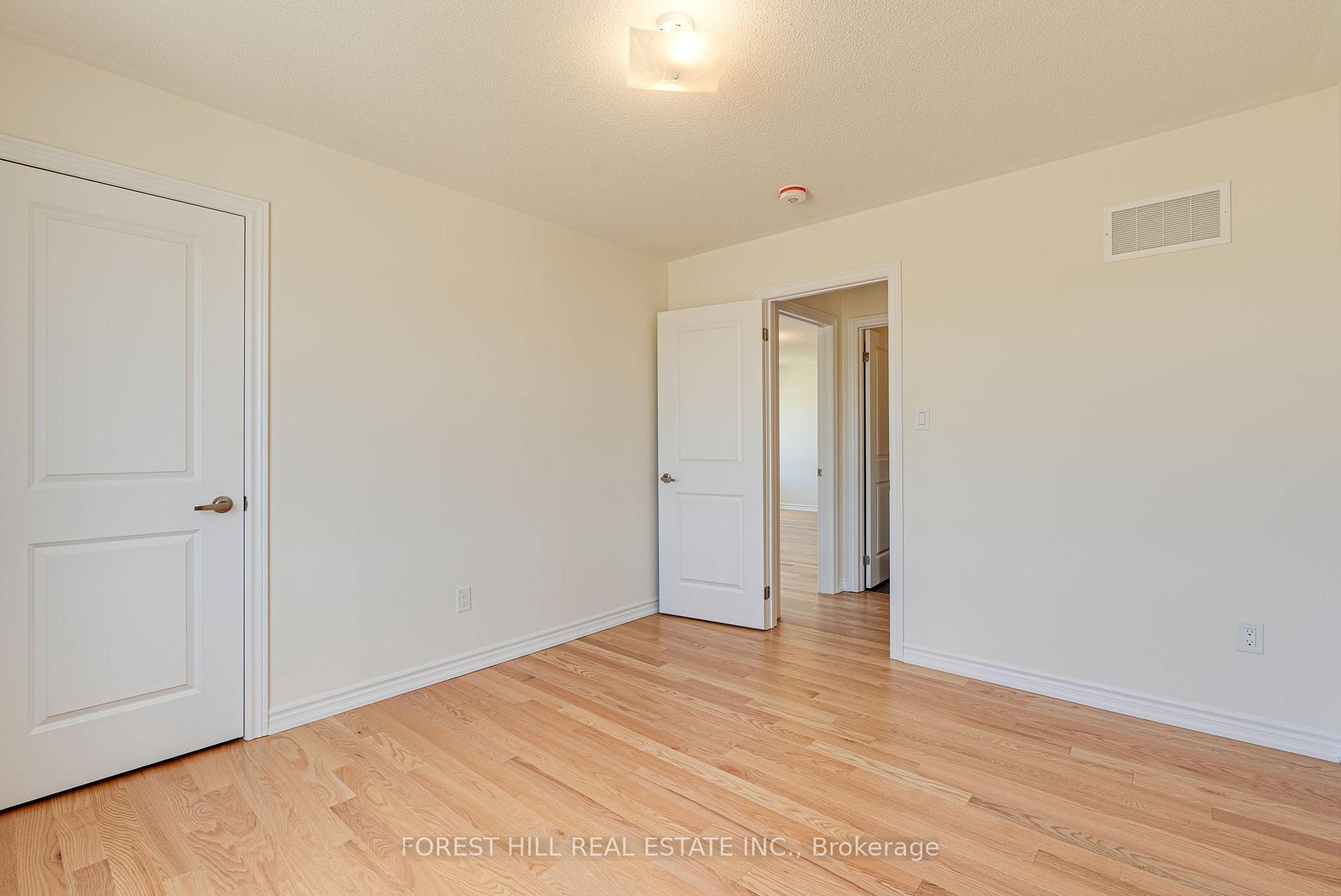 Photo 31 of 138 Terry Fox Drive, Barrie, Rural Barrie Southeast — HOMEH