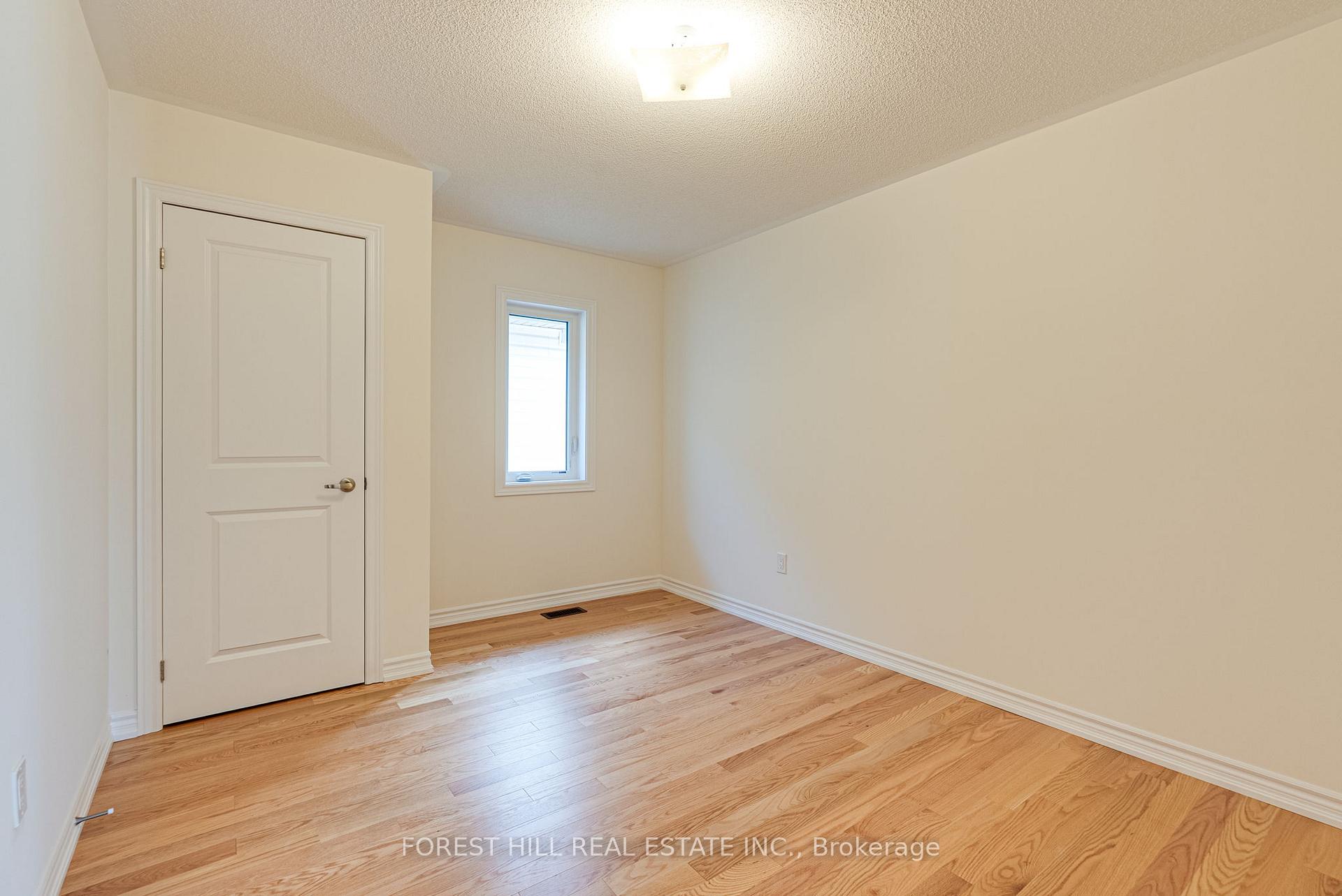 Photo 32 of 138 Terry Fox Drive, Barrie, Rural Barrie Southeast — HOMEH