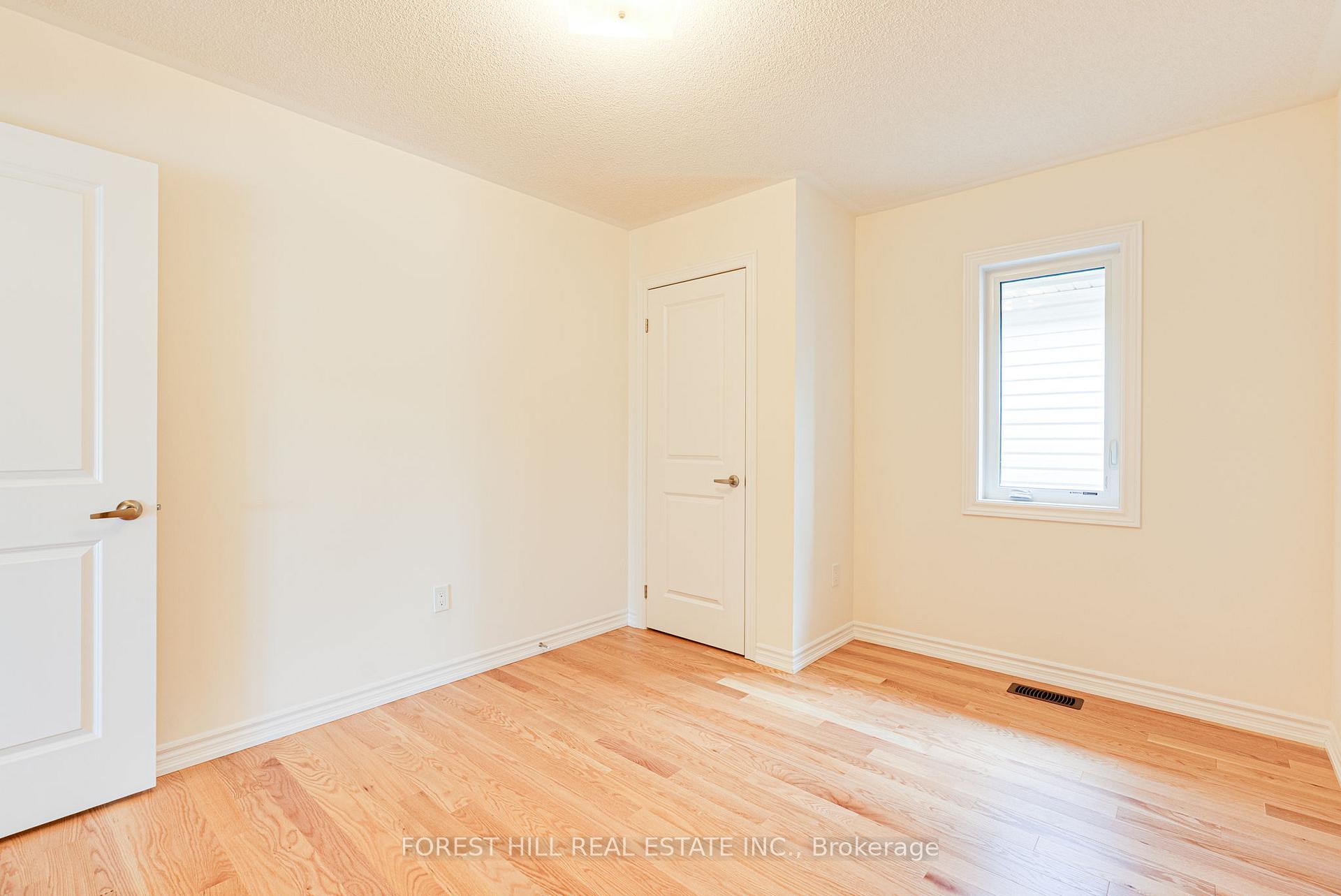 Photo 33 of 138 Terry Fox Drive, Barrie, Rural Barrie Southeast — HOMEH