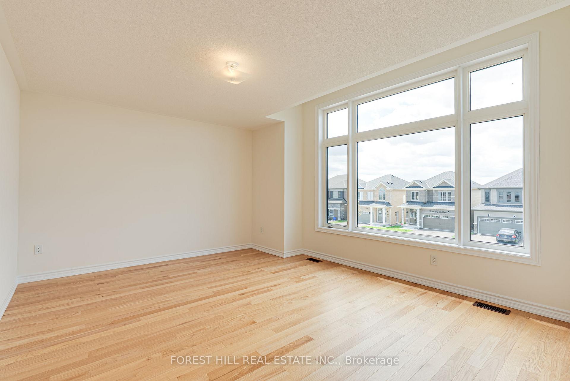 Photo 35 of 138 Terry Fox Drive, Barrie, Rural Barrie Southeast — HOMEH