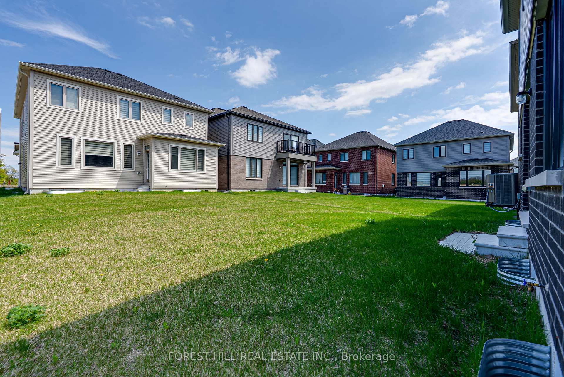Photo 48 of 138 Terry Fox Drive, Barrie, Rural Barrie Southeast — HOMEH