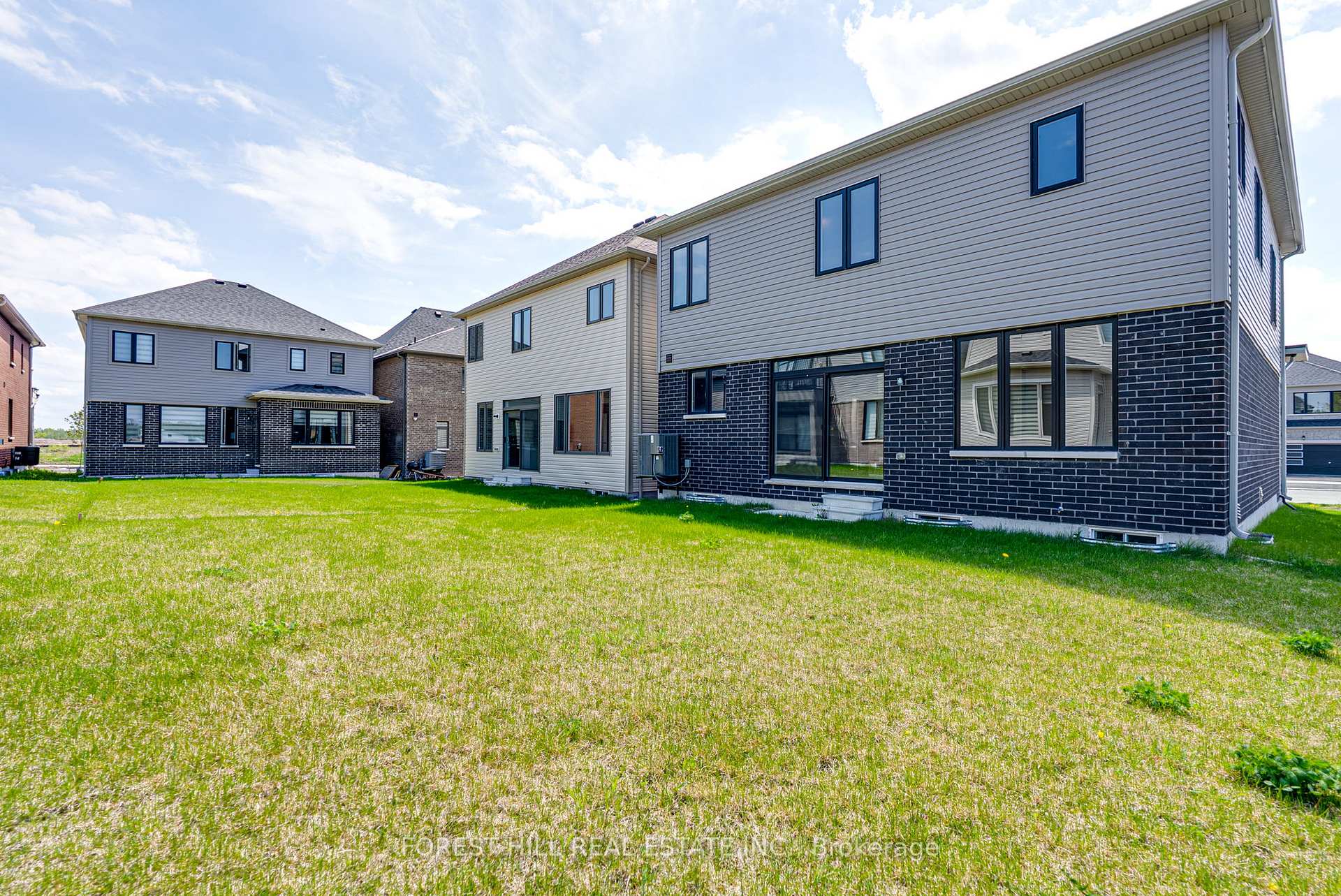 Photo 49 of 138 Terry Fox Drive, Barrie, Rural Barrie Southeast — HOMEH