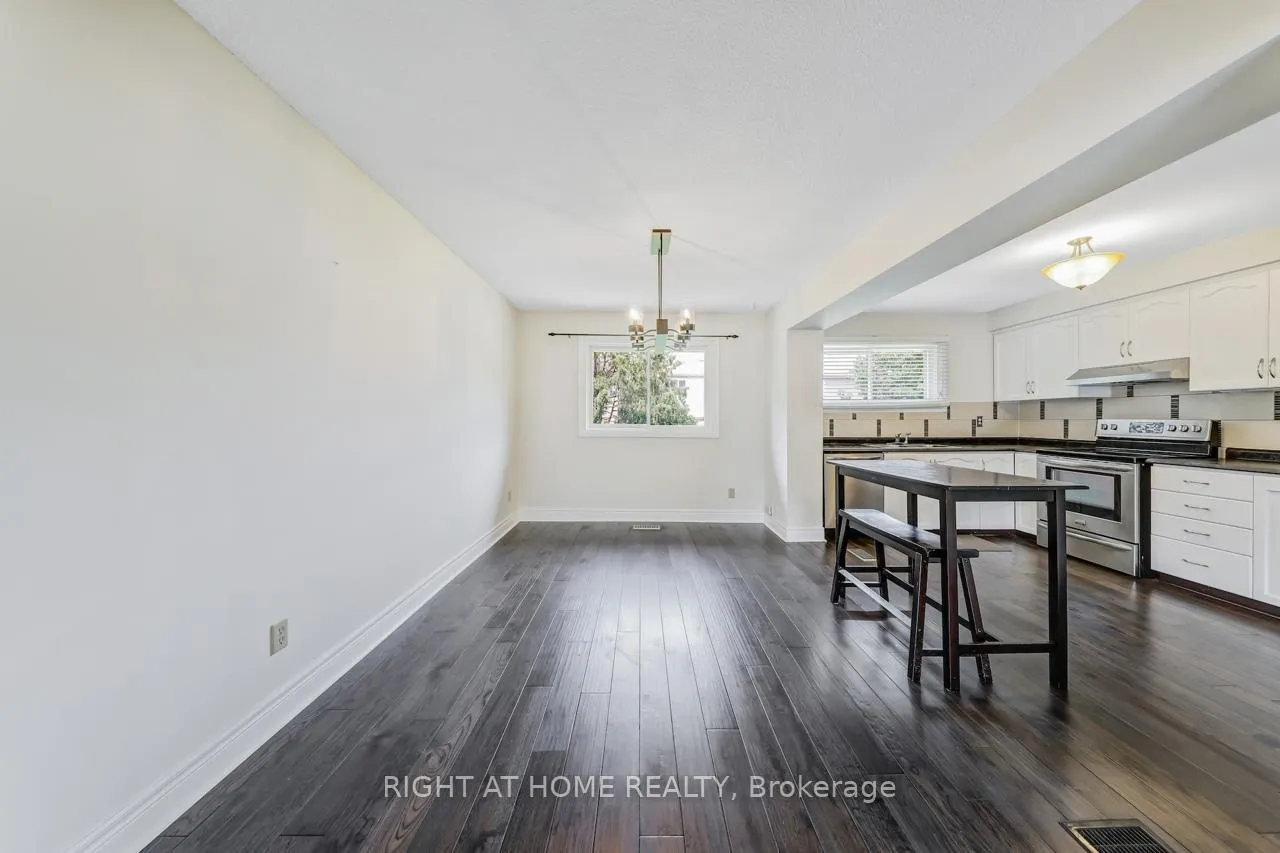 Photo 4 of Unit 9, 9 Ashton Crescent, Brampton, Central Park — HOMEH