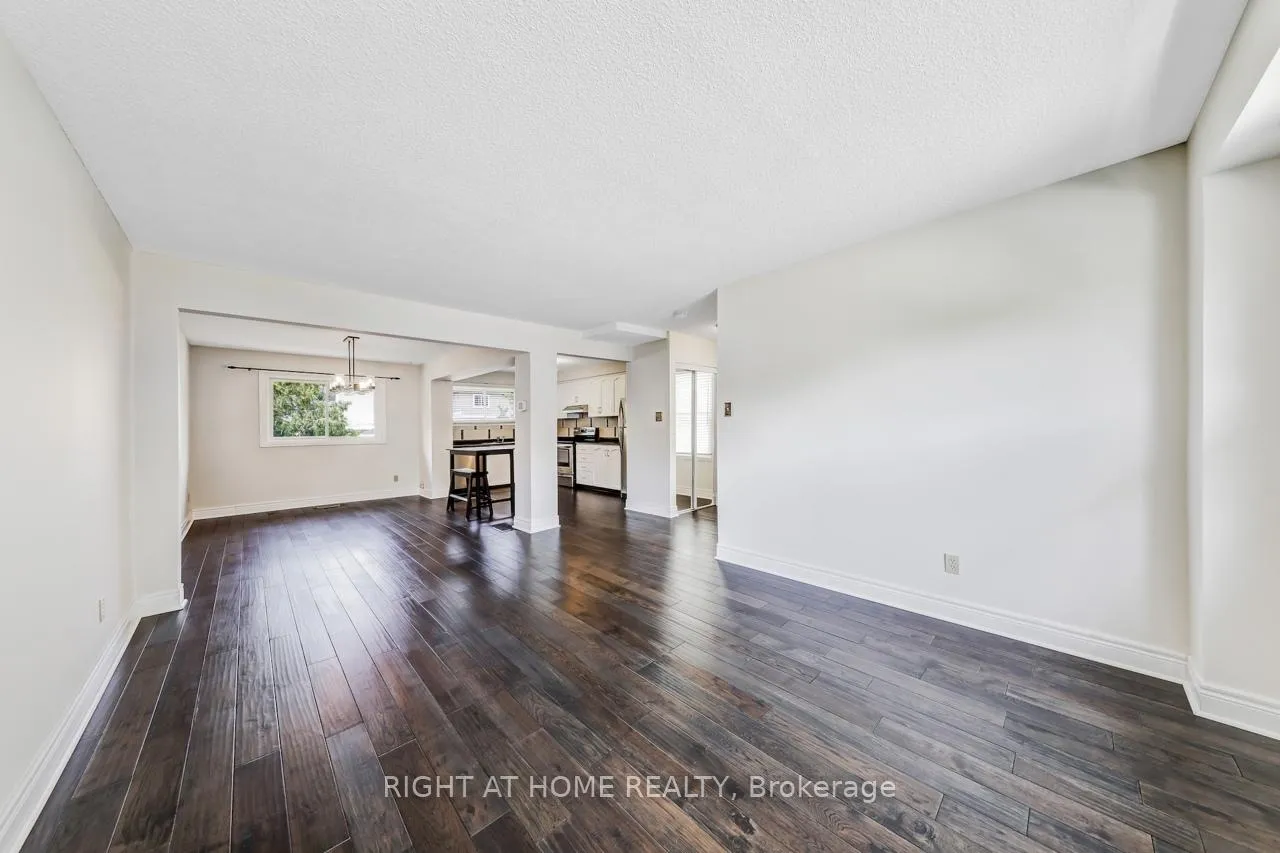 Photo 6 of Unit 9, 9 Ashton Crescent, Brampton, Central Park — HOMEH