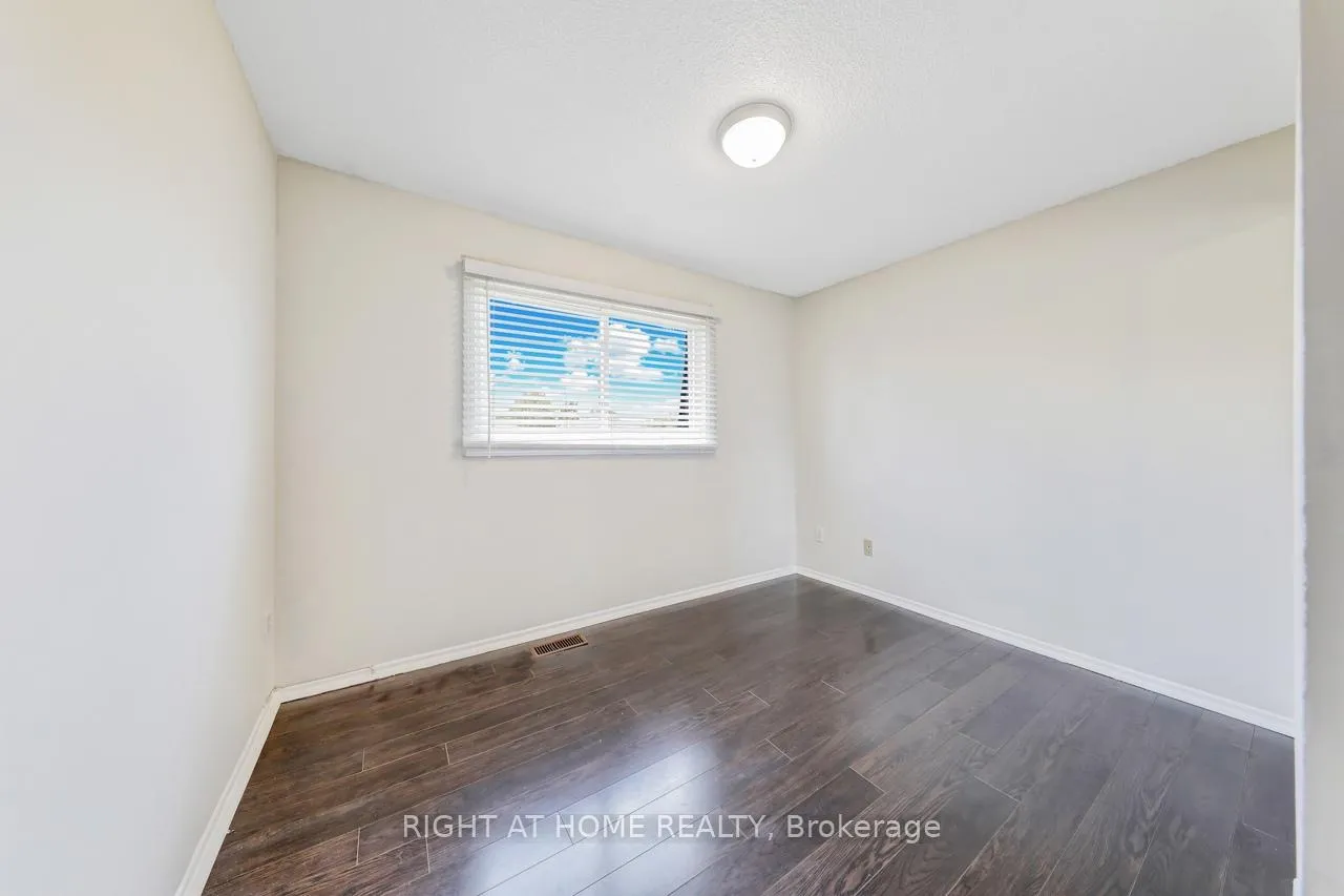 Photo 8 of Unit 9, 9 Ashton Crescent, Brampton, Central Park — HOMEH