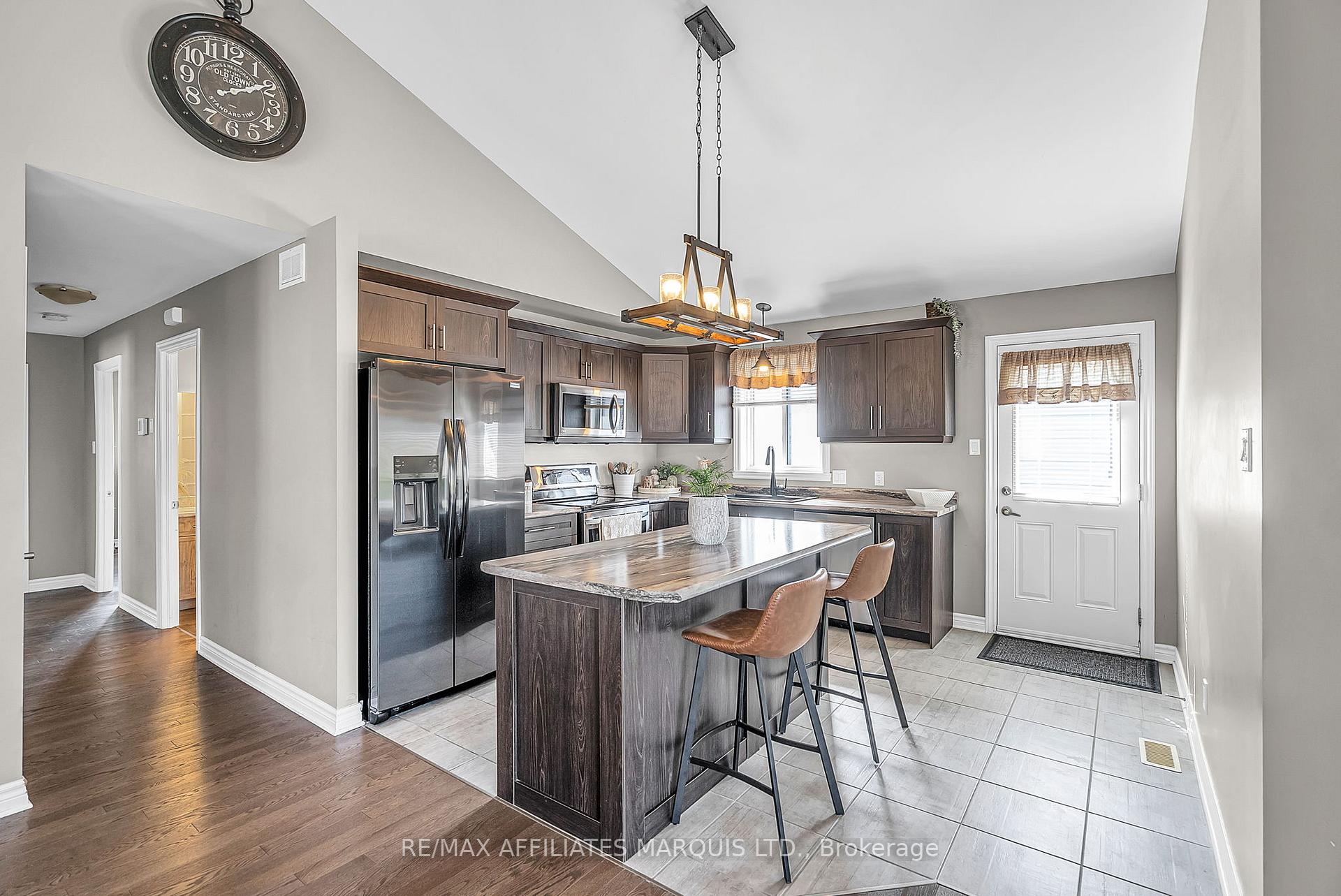 Photo 4 of 46 Mercier Avenue, Cornwall — HOMEH