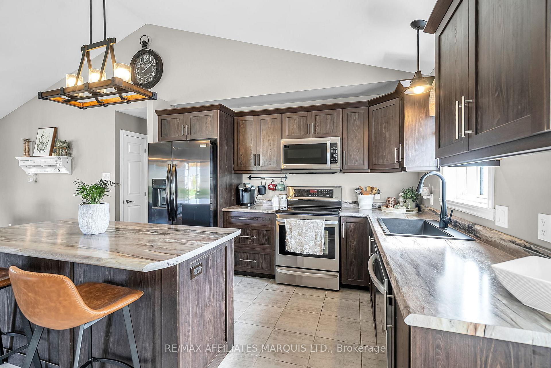 Photo 5 of 46 Mercier Avenue, Cornwall — HOMEH