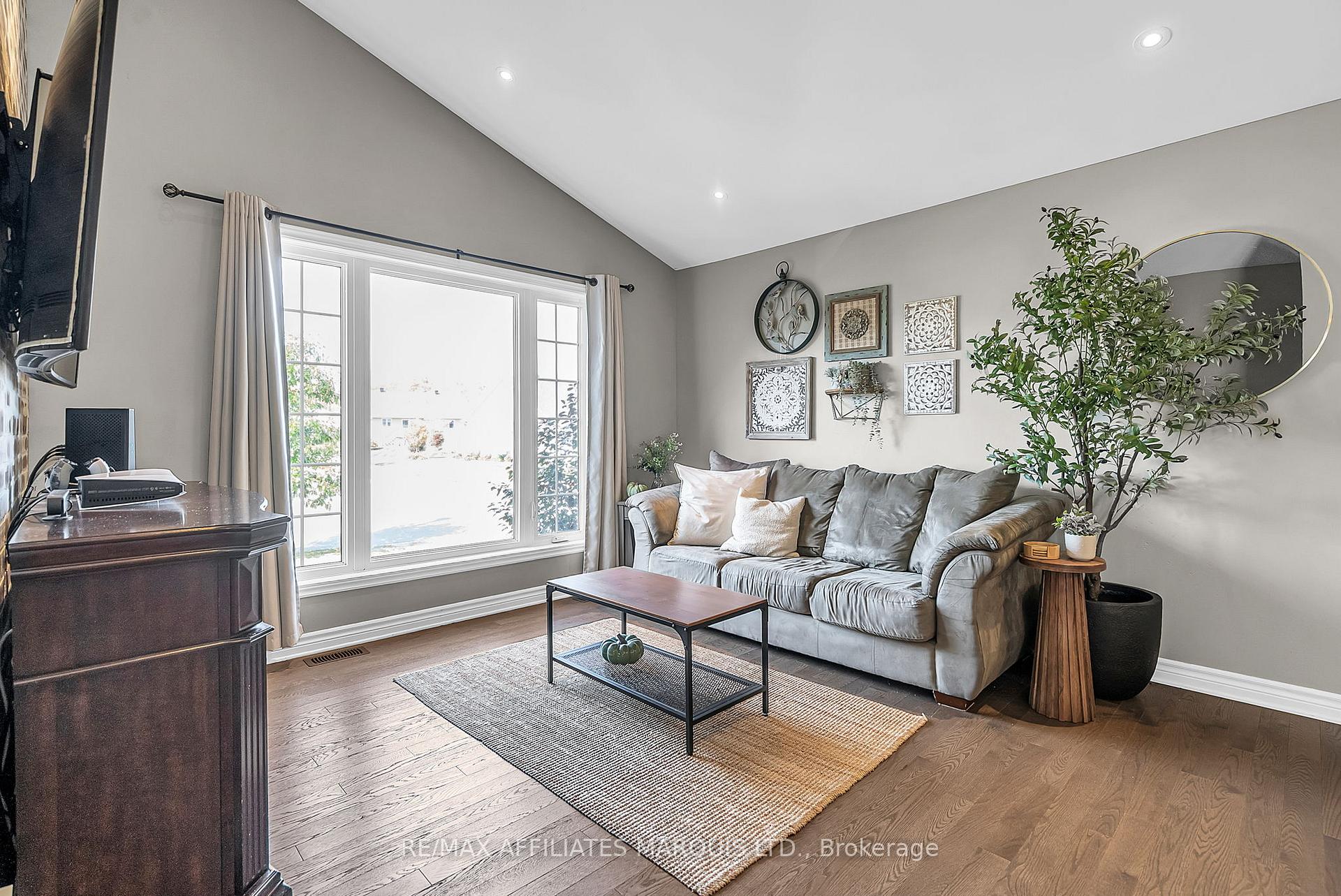 Photo 12 of 46 Mercier Avenue, Cornwall — HOMEH
