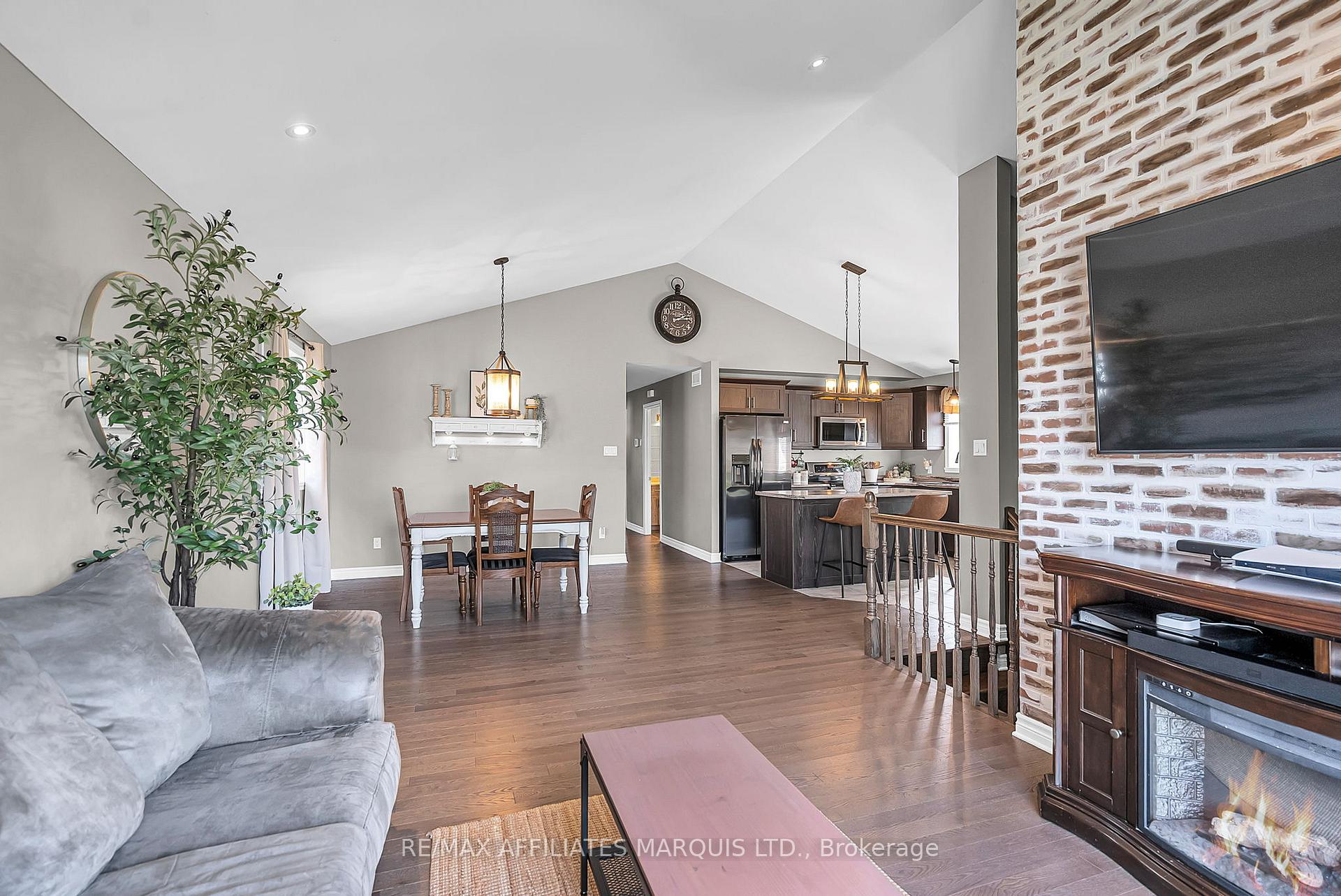 Photo 13 of 46 Mercier Avenue, Cornwall — HOMEH