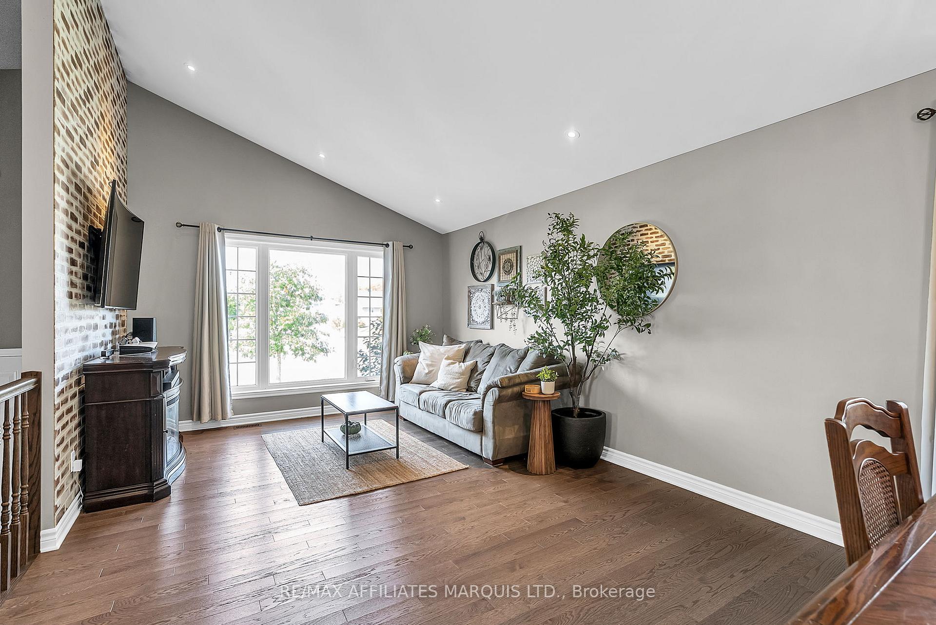 Photo 14 of 46 Mercier Avenue, Cornwall — HOMEH