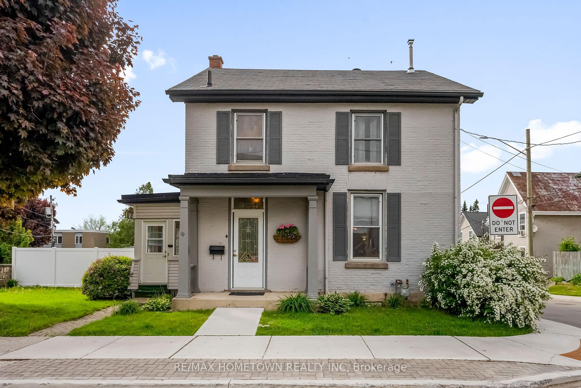 Photo 1 of 22 James Street E, Brockville — HOMEH