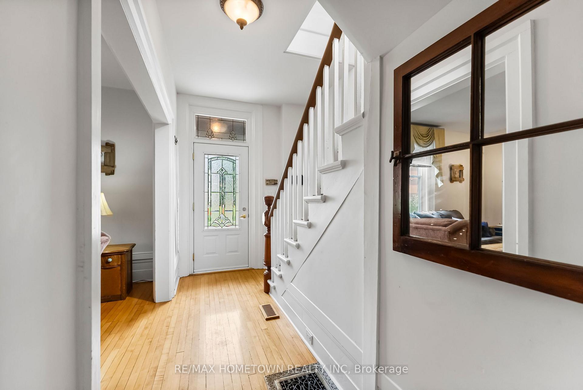 Photo 6 of 22 James Street E, Brockville — HOMEH