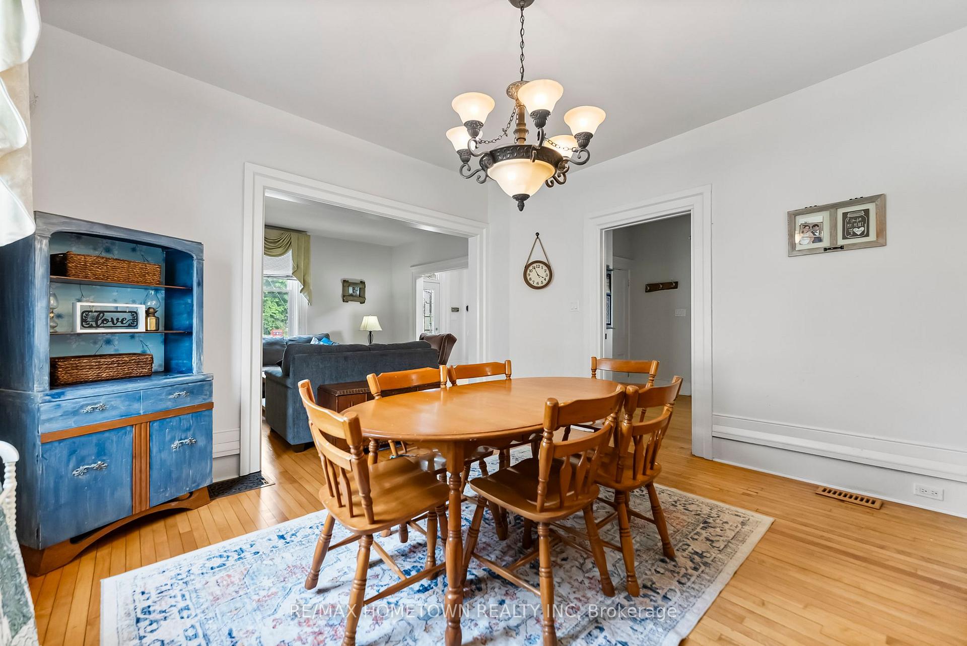 Photo 11 of 22 James Street E, Brockville — HOMEH