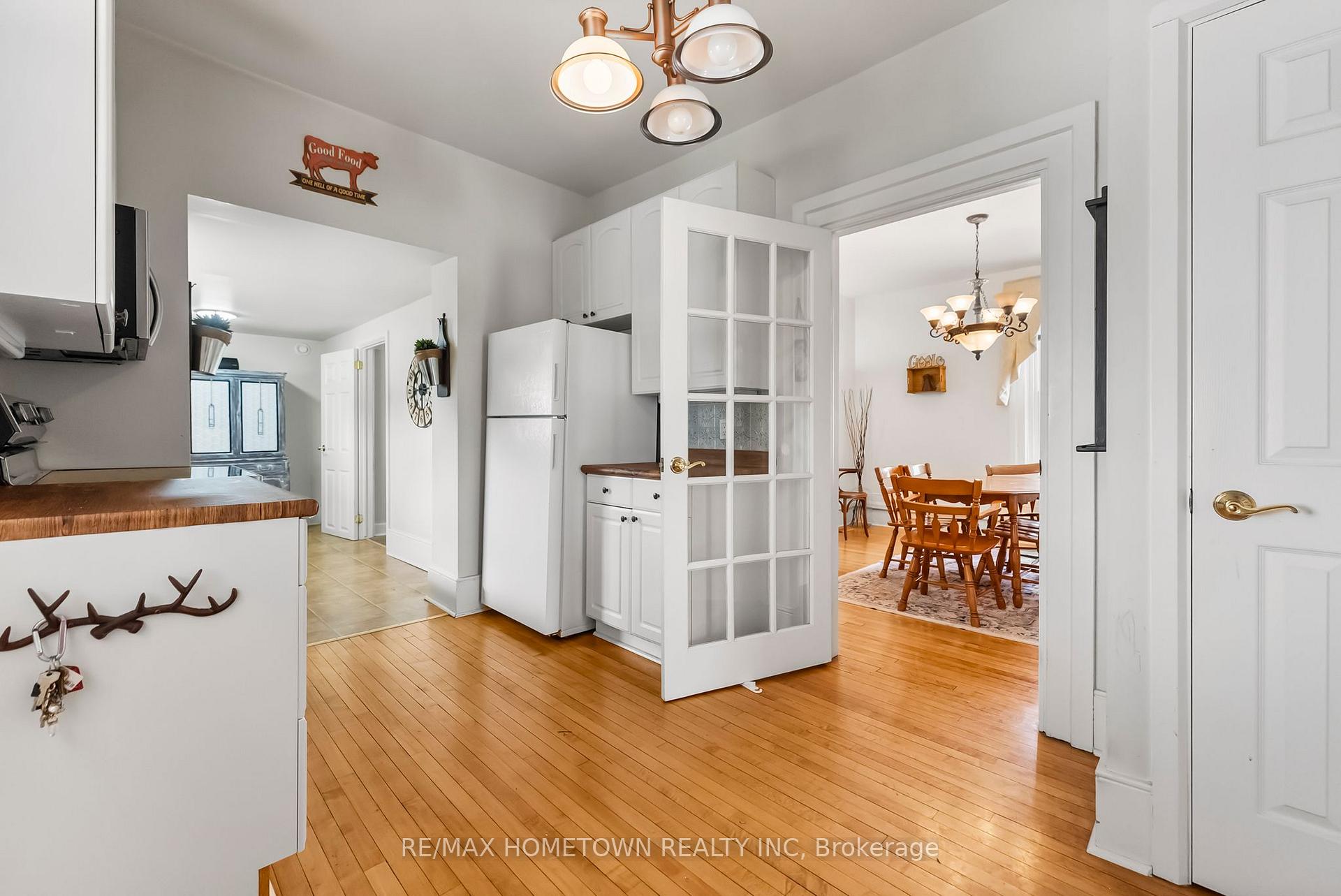 Photo 14 of 22 James Street E, Brockville — HOMEH