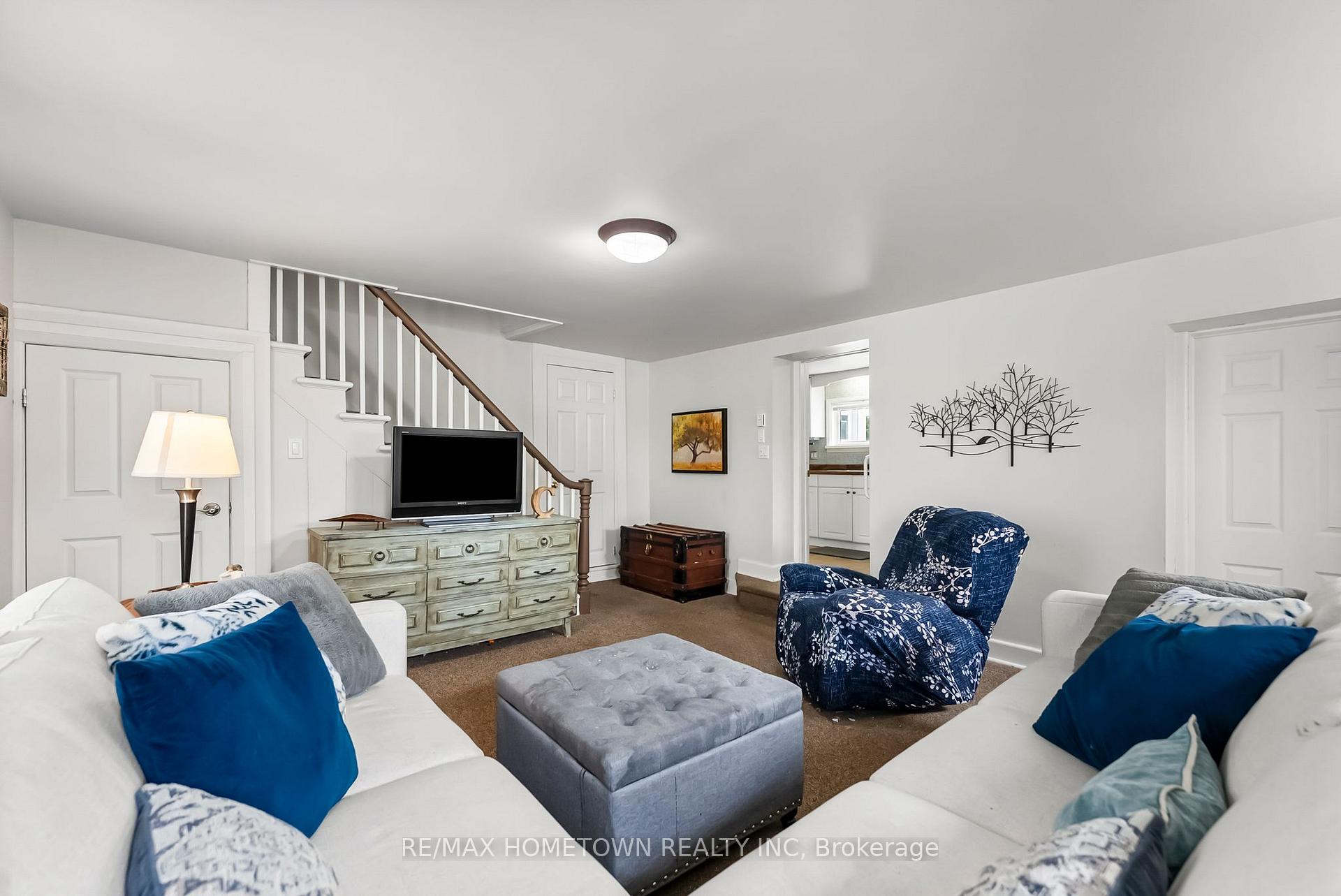 Photo 18 of 22 James Street E, Brockville — HOMEH