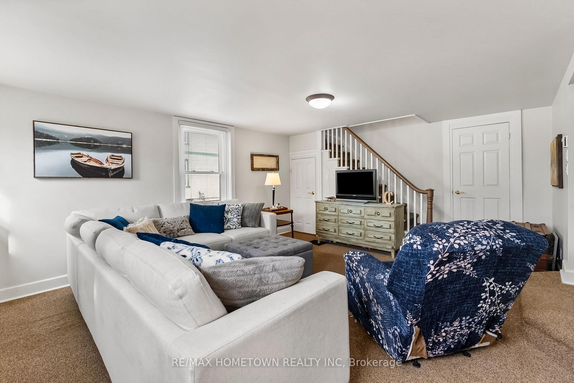 Photo 19 of 22 James Street E, Brockville — HOMEH