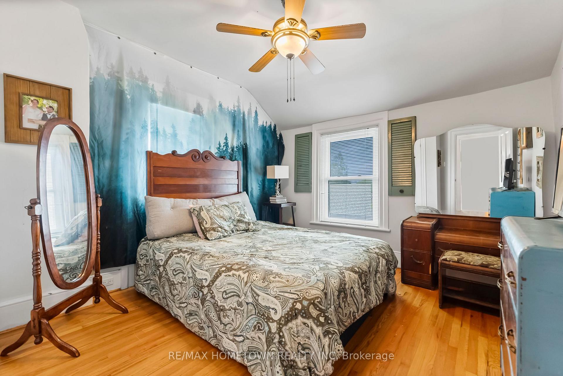 Photo 24 of 22 James Street E, Brockville — HOMEH