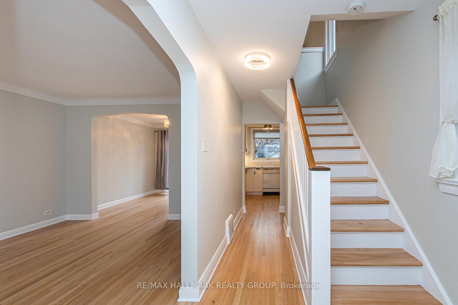 Photo 3 of 519 Cole Avenue, Ottawa, McKellar/Highland — HOMEH