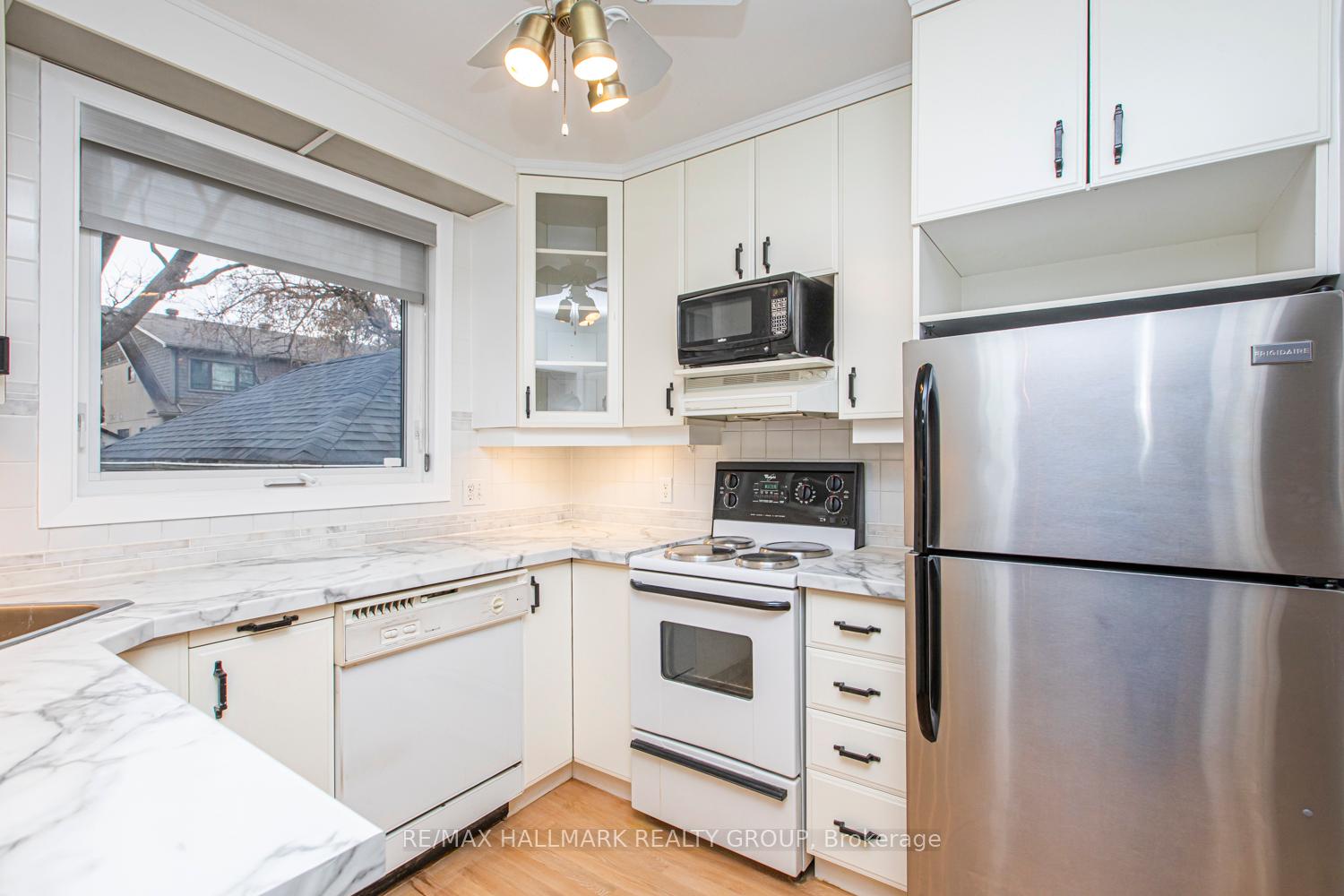Photo 5 of 519 Cole Avenue, Ottawa, McKellar/Highland — HOMEH