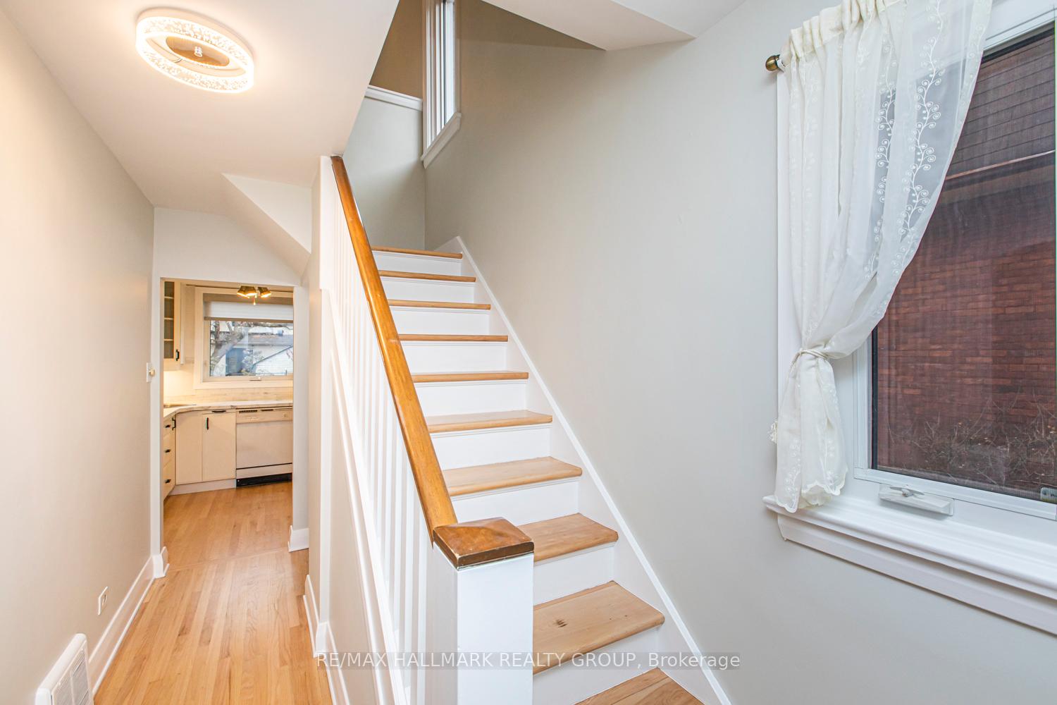 Photo 9 of 519 Cole Avenue, Ottawa, McKellar/Highland — HOMEH