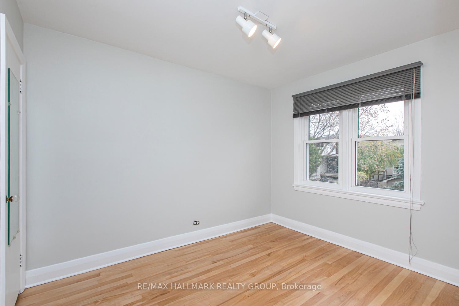 Photo 12 of 519 Cole Avenue, Ottawa, McKellar/Highland — HOMEH
