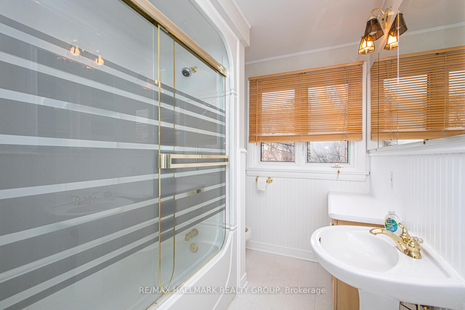 Photo 13 of 519 Cole Avenue, Ottawa, McKellar/Highland — HOMEH